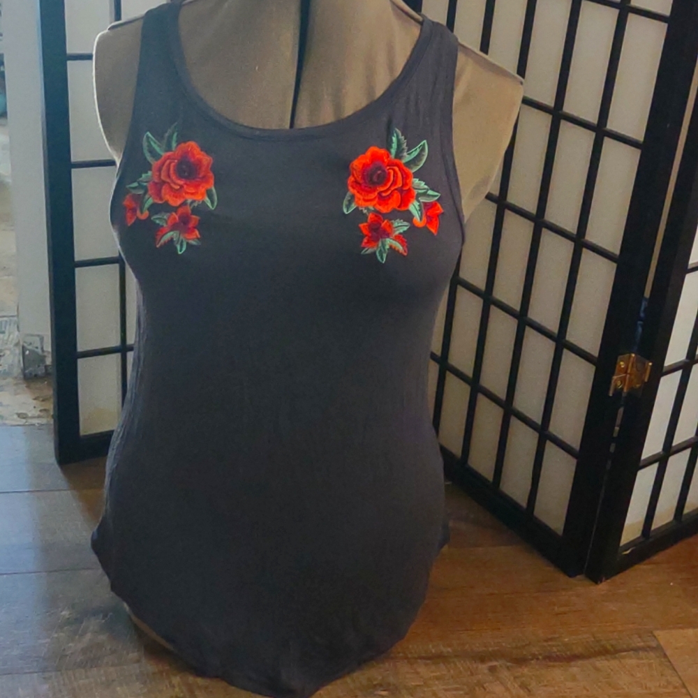 American 🦅 Eagle tank Gray w/🌹